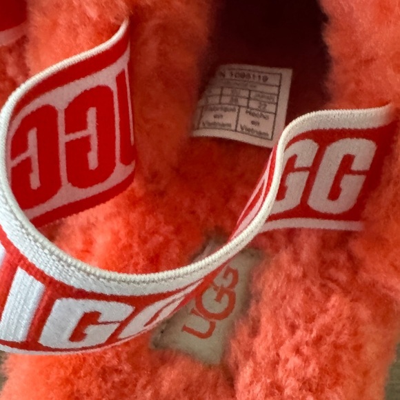 UGG Fluff Yeah "Red Currant" slippers size 5 - Picture 7 of 10
